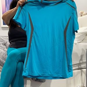 lululemon tshirt